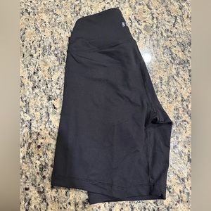 Nobull HIGH-RISE SHORT 8" - BLACK / Small
